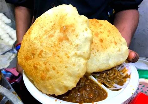 15 Legendary Places To Eat Best Chole Bhature in Delhi - My Yellow Plate