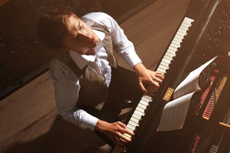 Listen to 8 of The Most Beautiful Piano Solos Ever