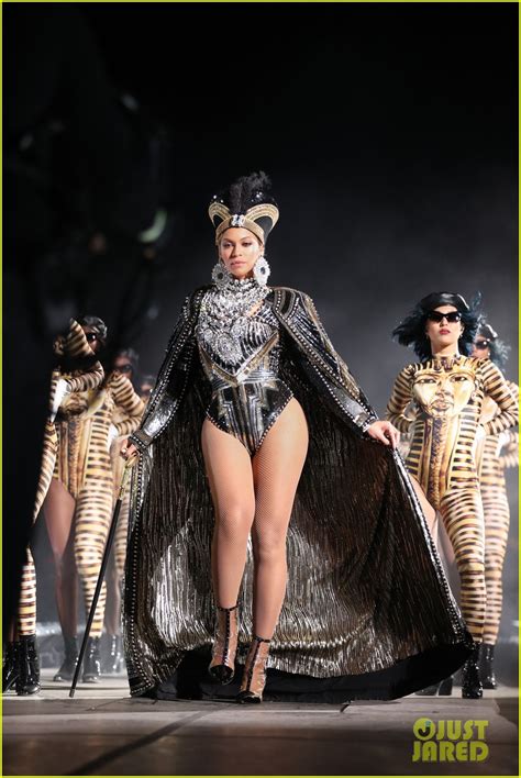 Beyonce's Coachella Performance Photos - See Her Fierce Looks!: Photo 4064938 | Beyonce Knowles ...