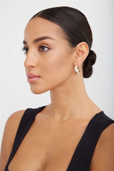 Discover 142+ africa outline earrings latest - seven.edu.vn