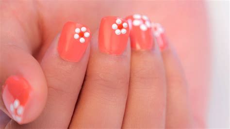 Simple Flower Nail Designs For Beginners ~ Nail Floral Flower Beginners Simple Easy Nails ...