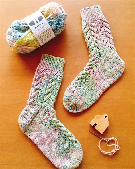 Sheep Breeds, Sock Patterns, Wool Yarn, Aura, Socks, Knitting Ideas ...