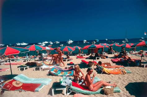 Slim Aarons - 'Beach At St. Tropez' (Estate Stamped Edition) | Immagini, Bellezza