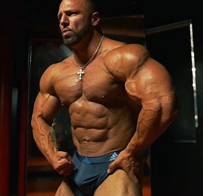 Muscle Lover: American Super-Heavyweight bodybuilder Ben Rafala