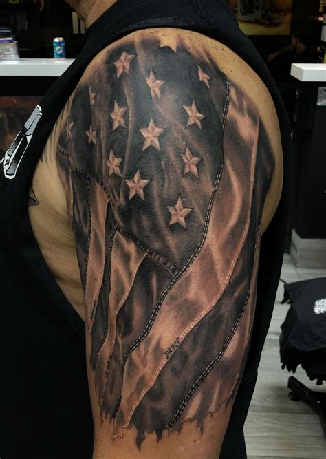 Aggregate 73+ american flag shoulder tattoo latest - in.cdgdbentre