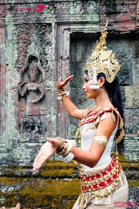 Matteo Colombo Photography | Khmer Apsara dancer performing at Angkor ...