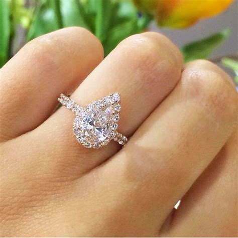 32 Stunning Pear Shaped Diamond Engagement Rings - The Glossychic ...