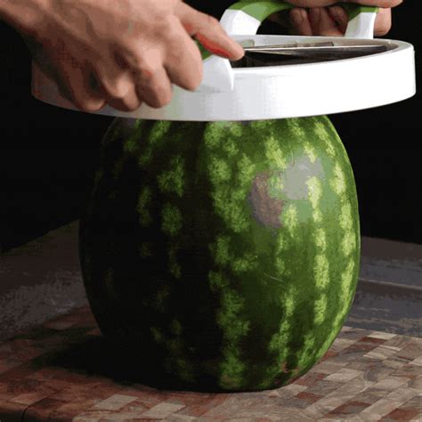 Never Buy Pre-Cut Fruit Again With This Incredible Watermelon Slicer Cool Kitchen Gadgets, New ...