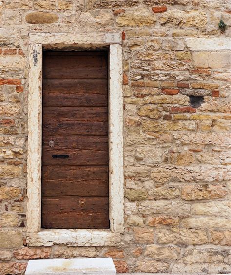 Fotos gratis : rock, madera, ventana, antiguo, pared, arco, Mediterráneo, Italia, fachada, Pared ...