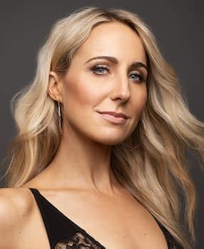 Nikki Glaser Podcast, Bio, Wiki, Age, Boyfriend, and Net Worth