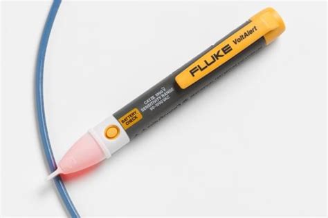 Fluke Voltage Detector Pen: 2AC Non-Contact Voltage Tester | Fluke