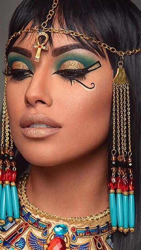 Maquillaje Egipto in 2023 | Egyptian eye makeup, Egyptian makeup, Egypt makeup