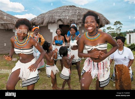 Xhosa dance hi-res stock photography and images - Alamy