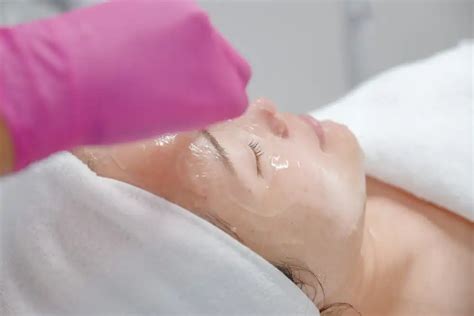 Crystal Facial - Dr. Mehri Aesthetic Clinic