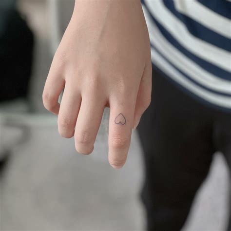 17+ Finger Heart Tattoo Ideas To Inspire You!