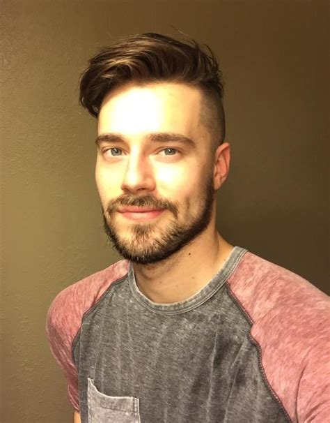 Chris Crocker 2024: dating, net worth, tattoos, smoking & body facts ...