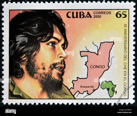 CUBA - CIRCA 2000: A stamp printed in Cuba shows Che Guevara's image ...