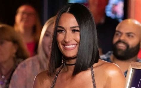 "Keep doing your thing": Barmageddon fans are obsessed with host Nikki Bella's style on the show