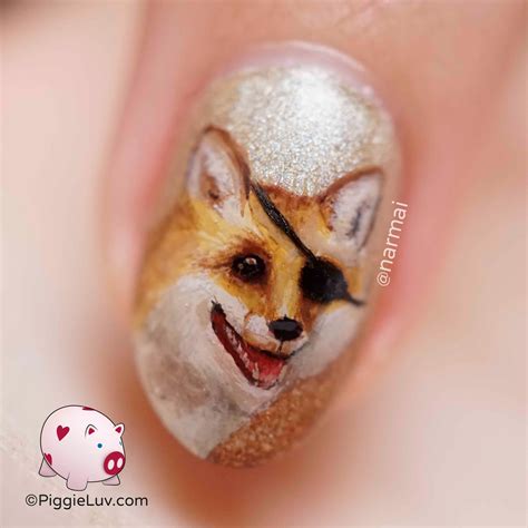 PiggieLuv: Ooh foxy nail art