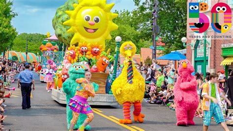 Sesame Street Neighborhood Street Party Parade 2019 at Sesame Place ...