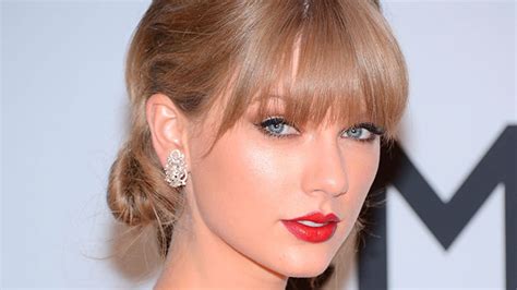 Taylor Swift Color Season: Complete Color Analysis, Hair, Eyes and Skin
