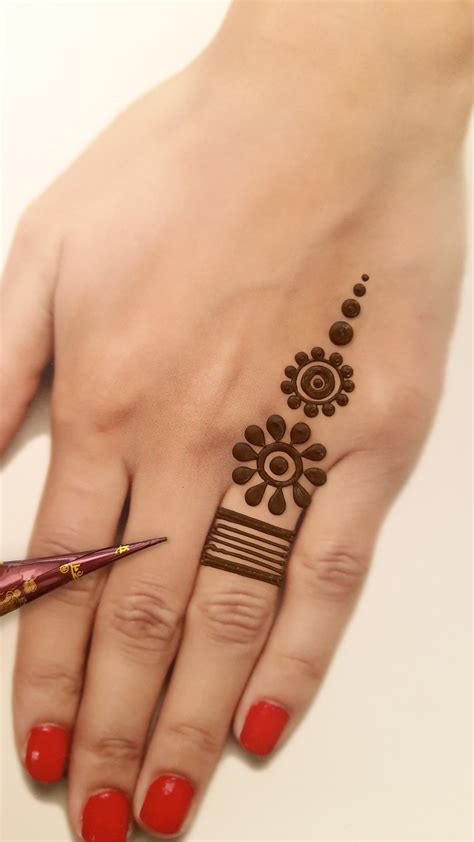 Ring Finger Mehndi Designs | Easy Henna Designs For Fingers