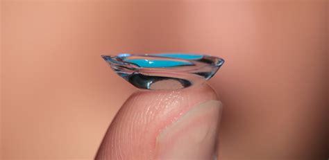 Hydrogel vs. Silicone Hydrogel Contact Lenses | ContactsDirect®