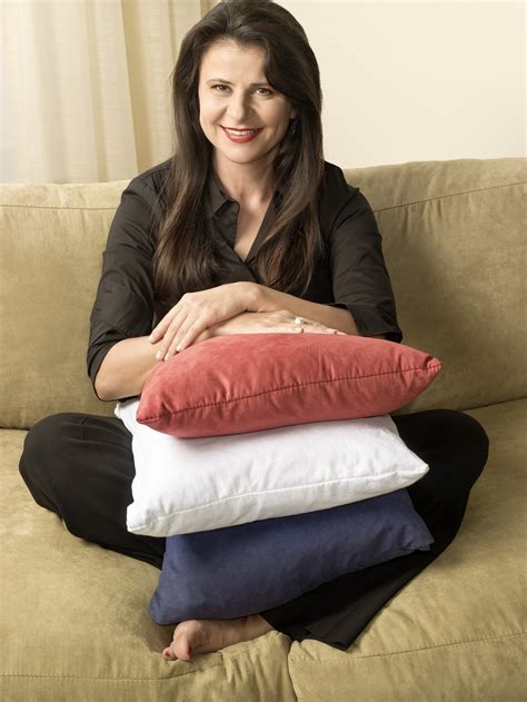 Tracey Ullman Sits with Pillows - Tracey Ullman Photo (17875934) - Fanpop