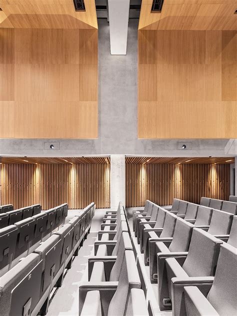 Aula Magna LUISS - Picture gallery | Oak panels, Acoustic insulation ...