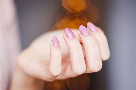 pink manicure, blur, bright, conceptual, dof, fashion, finger, foot | Piqsels