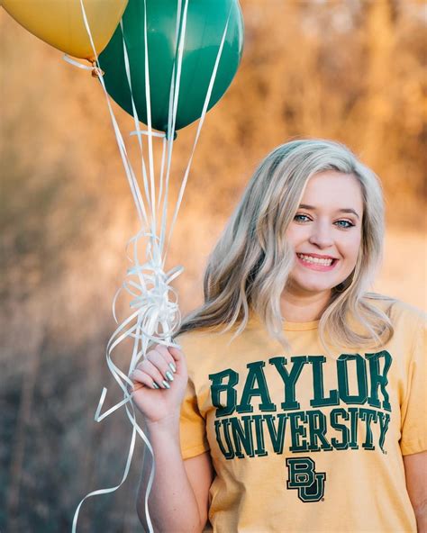 Baylor Announcements - Senior Grad Photos | Graduation pictures, Grad photos, College graduation ...