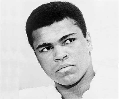 Muhammad Ali Biography - Childhood, Life Achievements & Timeline