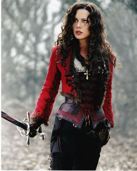 Van Helsing | Outfits, Kate beckinsale, Fashion