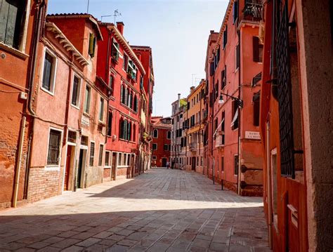 Street of Venice by CameraObscura7387 on DeviantArt