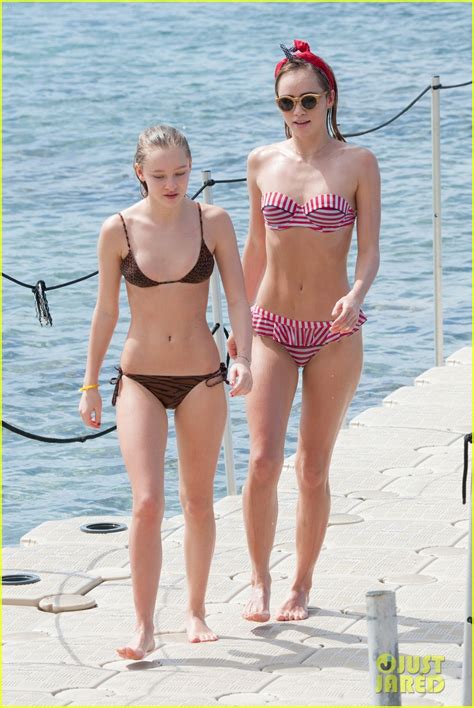 Suki Waterhouse Brings Her Bikini Body to Barbados! | Photo 909491 ...