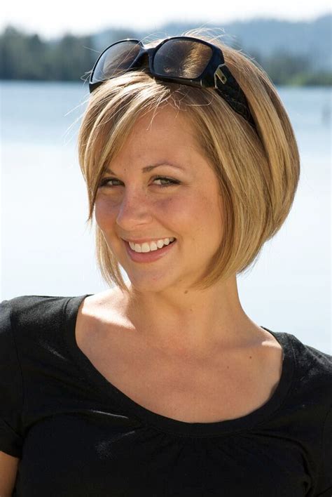 Short Haircuts For Round Face Straight Hair - Wavy Haircut