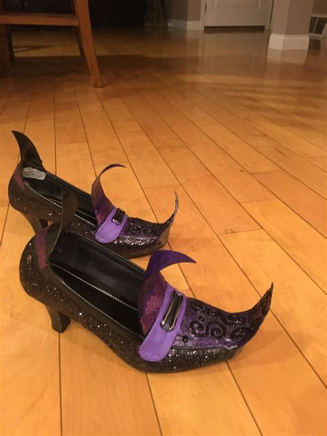 DIY Witch Shoes | Witch shoes, Witch boots, Halloween props diy