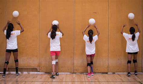 Volleyball Drills For Beginners - Tutor Suhu