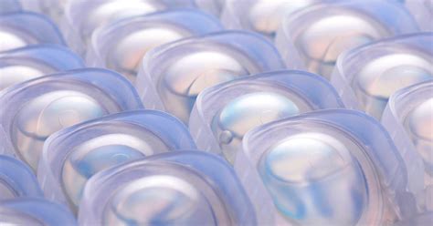 Daily disposable contact lenses: pros and cons