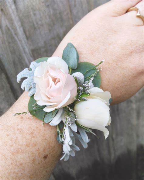 Wrist Corsage | Wedding Flowers Triple S Ranch | Wedding Inspiration #corsages Something special ...