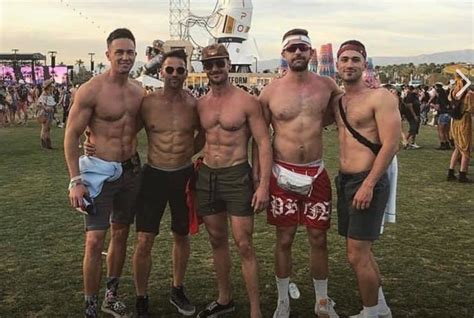 Aaron "I-kissed-a-boy-at-Coachella-and-I-REALLY-liked it" Schock nude Grindr pics surface