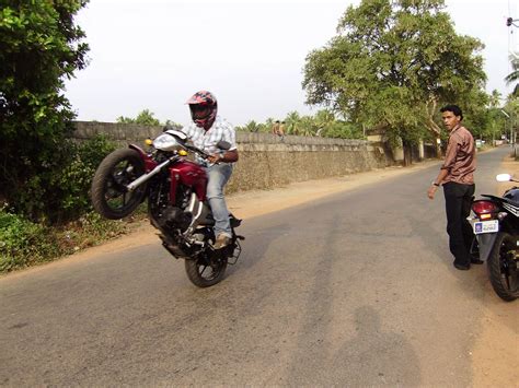 FooLz net: Here are Some images of bike stunts..