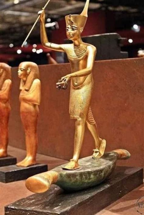 Tomb of king Tut, Treasures of the Golden Pharaoh | Egypt history ...