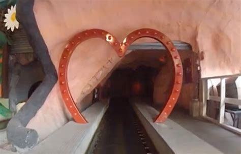 The Tunnel of Love Was America's Most Romantic Amusement Park Attraction | The Vintage News