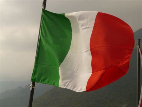 Italy's flag - History, Colours and Meaning - Italy2Love