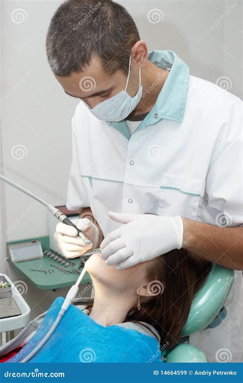 Dentist Making Anesthetic Injection Royalty Free Stock Images - Image: 14664599