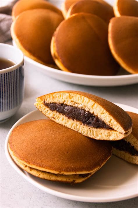 Dorayaki (どらやき) Japanese Red Bean Pancakes | Foodelicacy | Recipe | Japenese food, Cafe food, Food