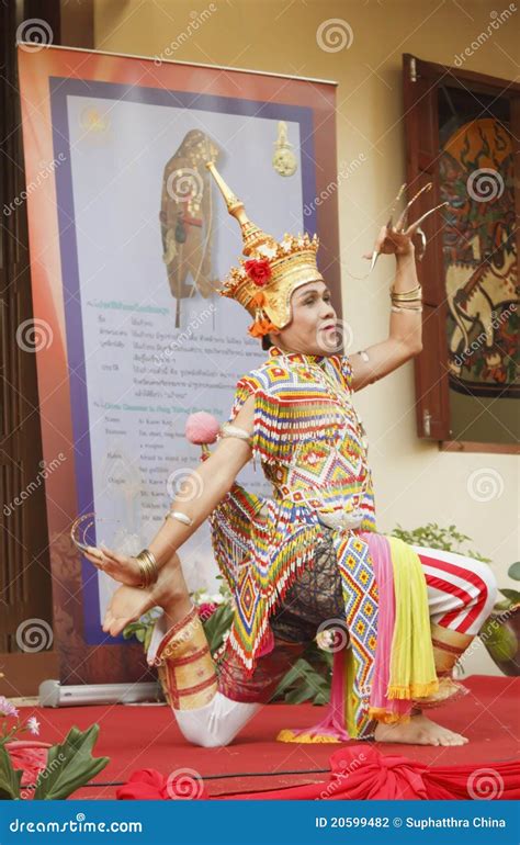 Classical Thai folk-dance editorial photography. Image of east - 20599482