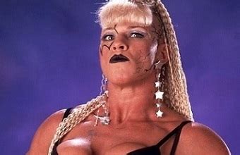 The Death of Luna Vachon - DEAD WRESTLERS