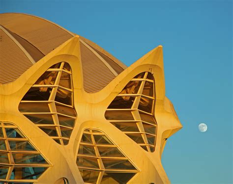 obra de calatrava y la luna | vil.sandi | Flickr